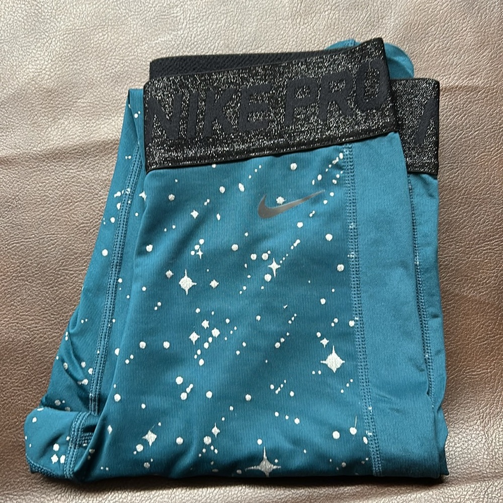Women’s Nike pro leggings
